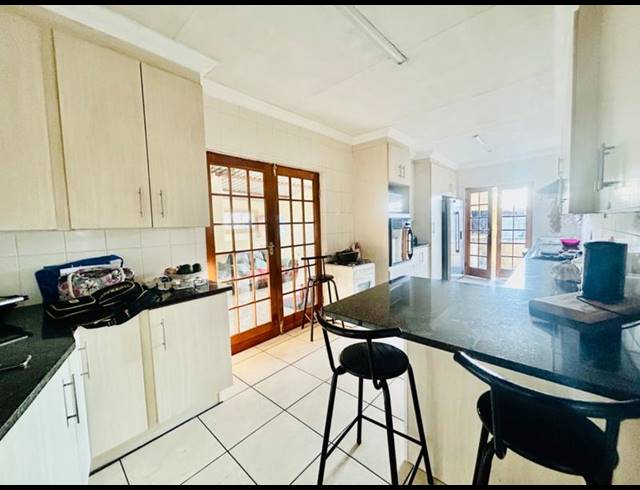 3 BEDROOM HOUSE FOR SALE IN VANDERBIJLPARK SW 1